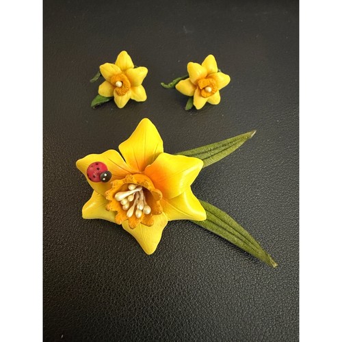 Vintage Flower Brooch Earrings Leather Pop Art Yellow Daffodil