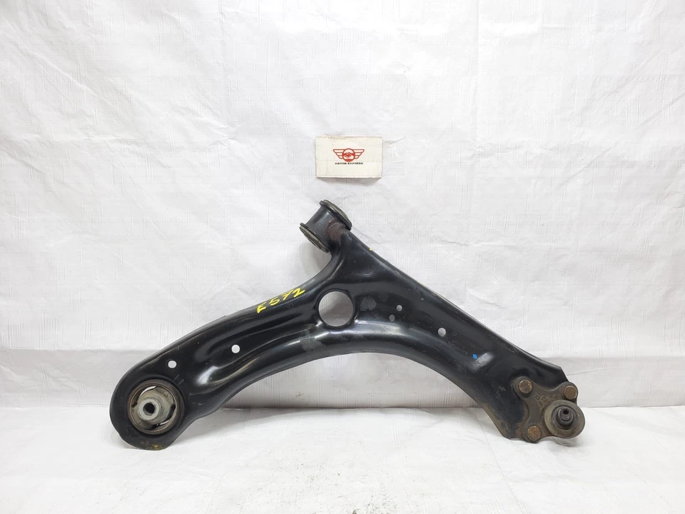 Brazo de control inferior pasajero delantero derecho Volkswagen Jetta 2011-2018 5C0407152D Foto 2 de 4