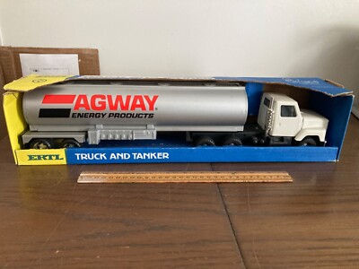 ERTL AGWAY TRUCK AND TANKER NIB