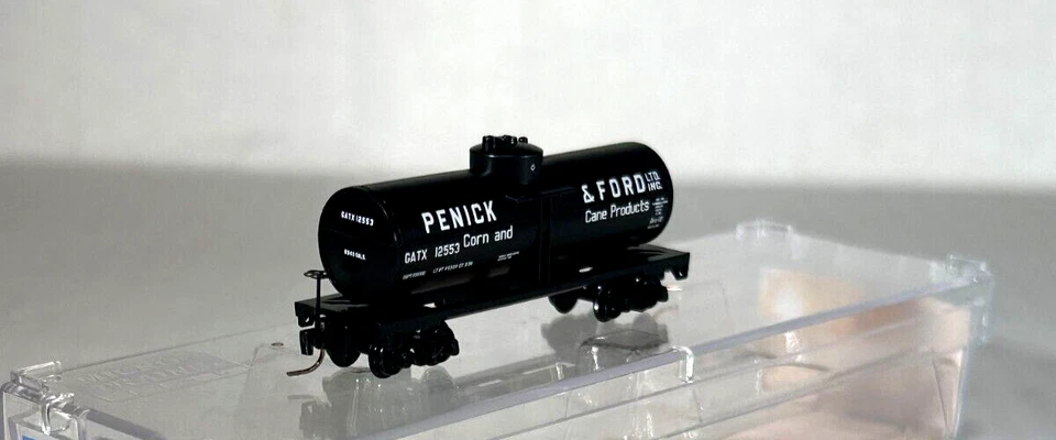 MICRO-TRAINS LINE Z SCALE 39' SINGLE DOME TANK CAR PENICK & FORD 53000600 - Image 3 of 3