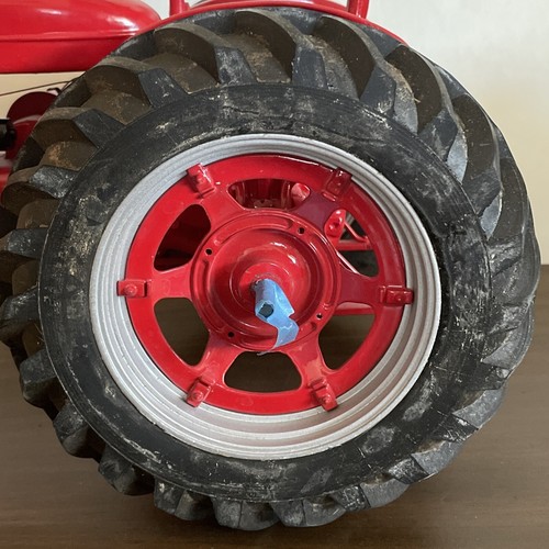 Modelli originali scala 1/8 IH McCormick Farmall M trattore agricolo pressofuso - Foto 9 di 21