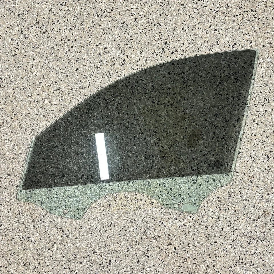 06-11 BMW 325i 328i 335i E90 E91 Sedan Front Left Door Window Glass Tint 7060263 - Image 2 of 4