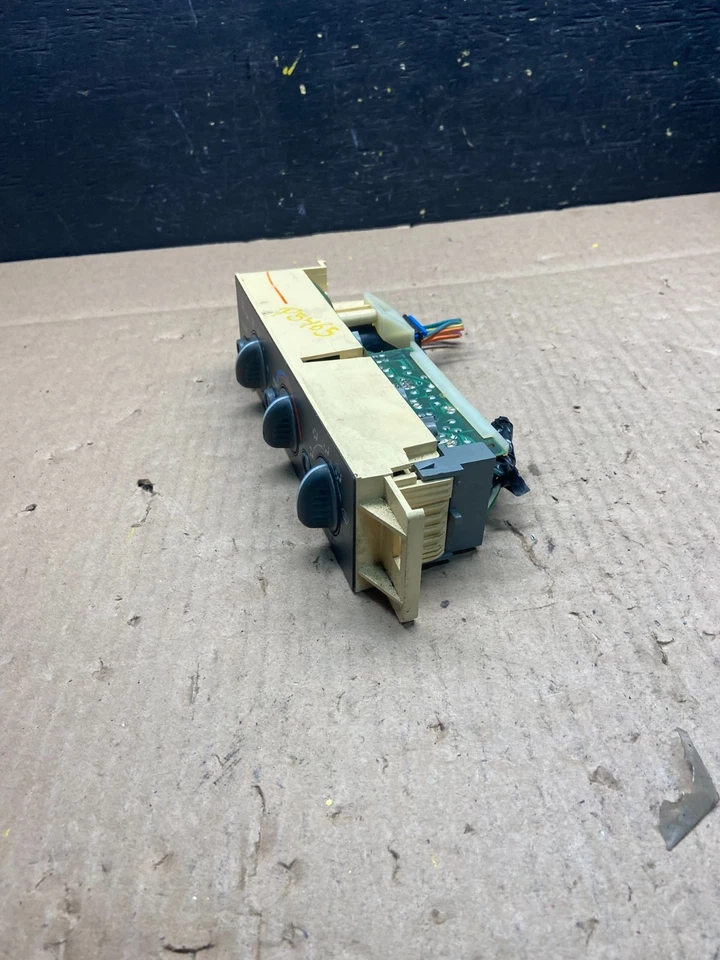 Chevrolet Suburban Tahoe 1996-2000 climatización aire acondicionado P5465 DG Foto 3 de 4