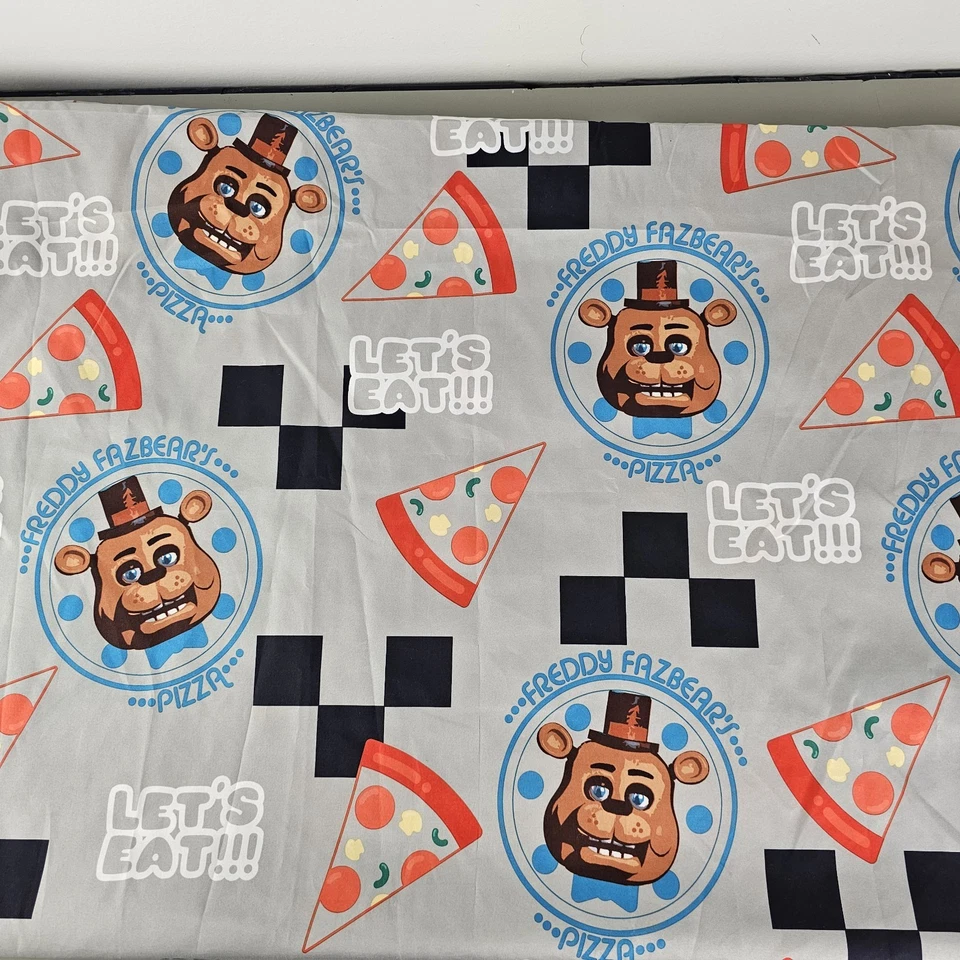 Juego de sábanas y edredón de cama tamaño completo de 5 piezas Five Nights At Freddy's Foto 2 de 4