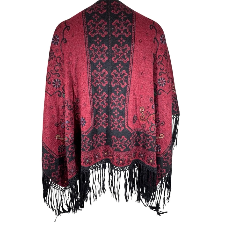Mantón Peruano Envoltura Lana Alpaca Borgoña Negro Flecos Crochet Artesanal Perú Foto 2 de 4