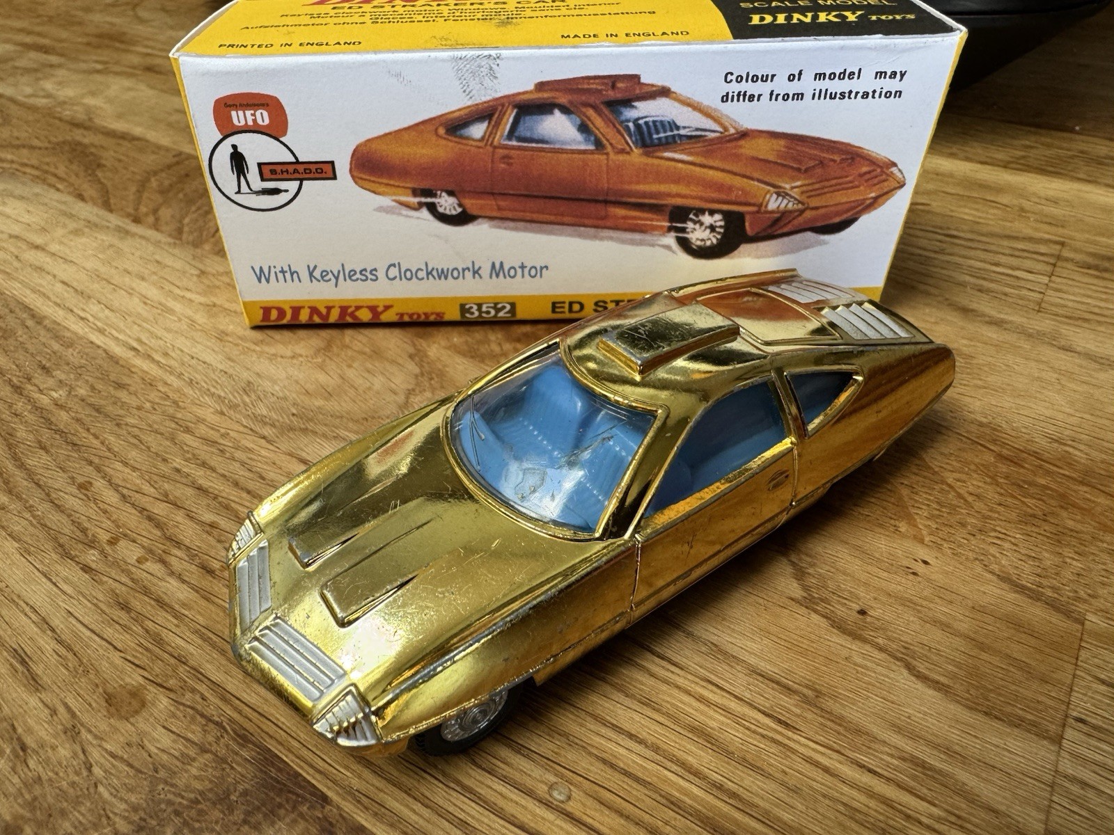 Dinky 352, Ed Strakers Car - Free Price Guide & Review