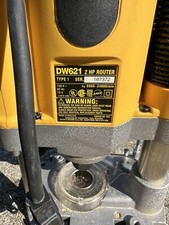 Dewalt DW621 2 HP EVS Plunge Router