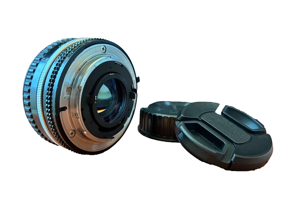 Nikon Ai-S NIKKOR 50mm F1.8 MF Lens Nikon Made In Japan[NEAR MINT] - Image 2 of 4