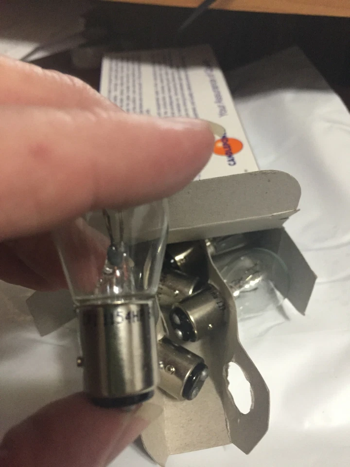 Bombilla trasera Honda 6V 6 voltios freno parada luz trasera 1154 extra brillante NUEVO Foto 3 de 4