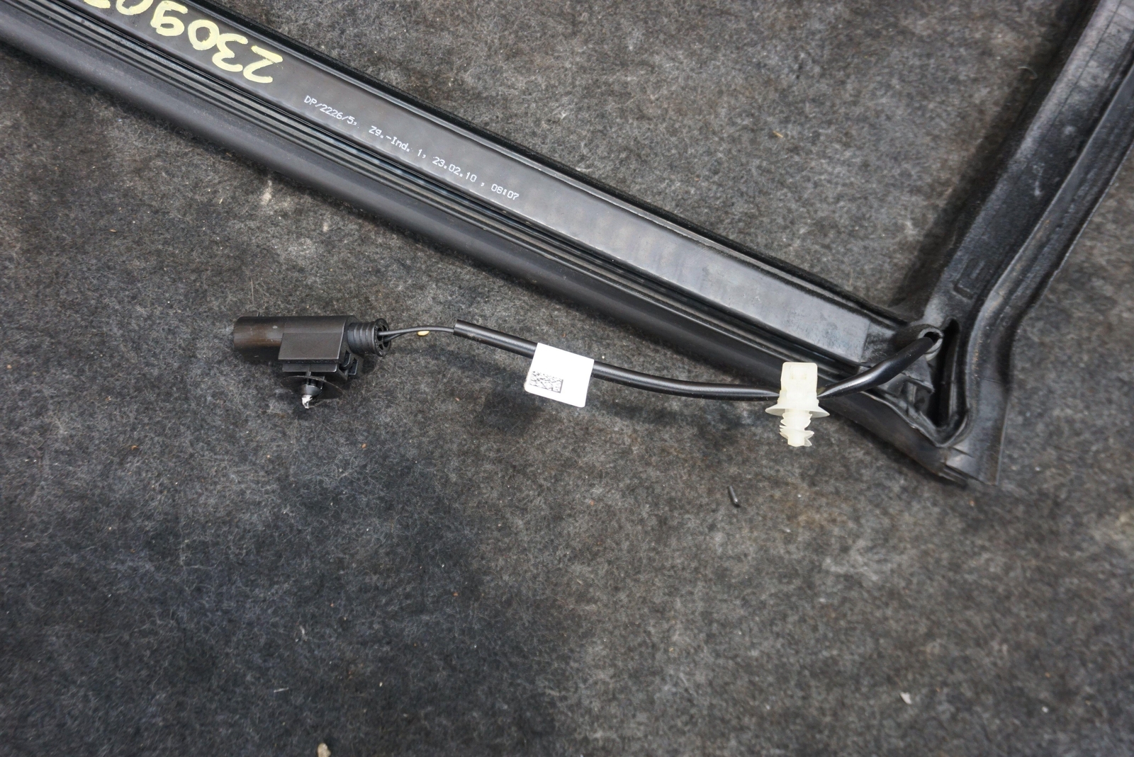 Set 4 Front & Rear Heated Window Weather Stripping Seal Aston Martin Rapide 2011