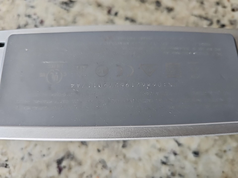 Bose SoundLink Mini II Bluetooth Speaker System Silver Charging Base