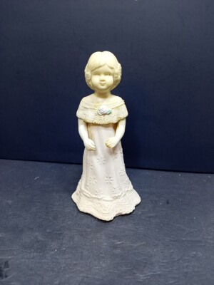  Avon Sentimental Doll Adorable Abigail Sweet Honesty Cologne Off-White Bottle 