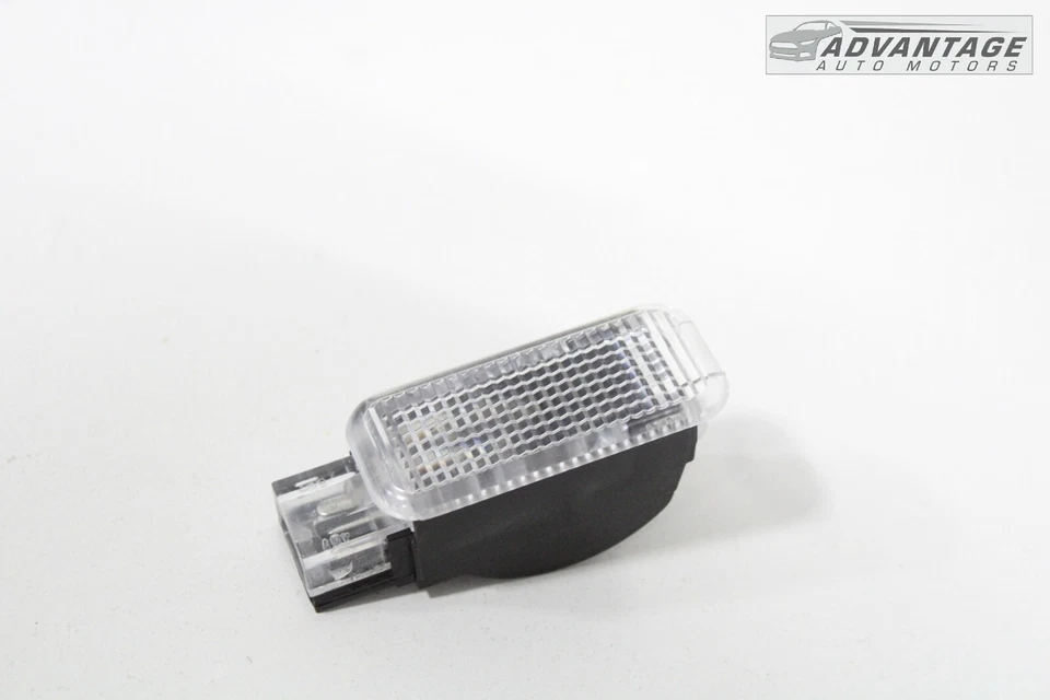 2015-2018 AUDI Q3 QUATTRO INTERIOR GUANTERA LUZ CORTESÍA LÁMPARA LENTE OEM Foto 2 de 4