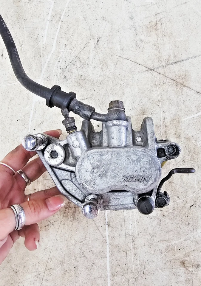 Главный цилиндр переднего тормоза 2000 HONDA VALKYRIE INTERSTATE + двойной суппортный шланг - Изображение 2 из 4