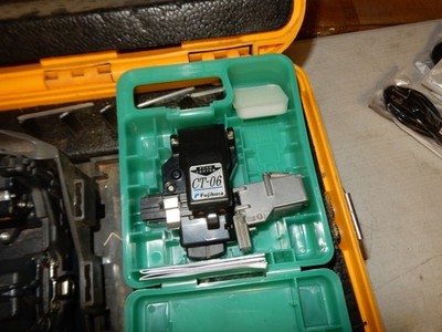 AFL Fujikura 70S Fusion Splicer Kit + CT-06 Cleaver - 44,913 Arcs