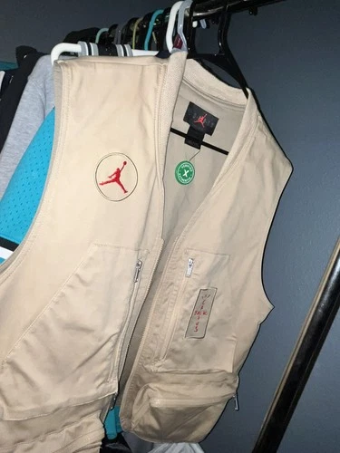 Size L - Travis Scott X Cactus Jack X Jordan Utility Vest - Tan - product listing photo