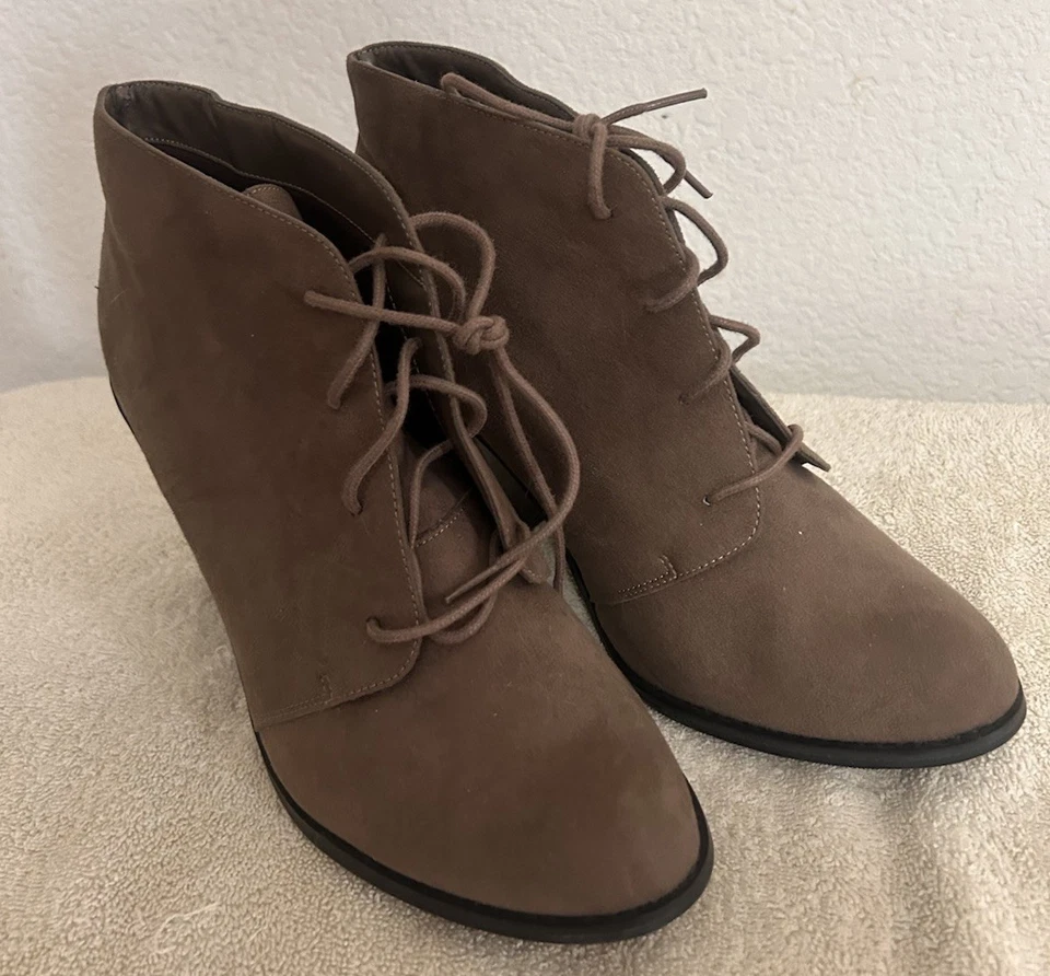 Call It Spring Women's Brown Size 11 Faux Suede Boots 3 1/2 Chunky Heel-JKL-1-D - Image 2 of 4