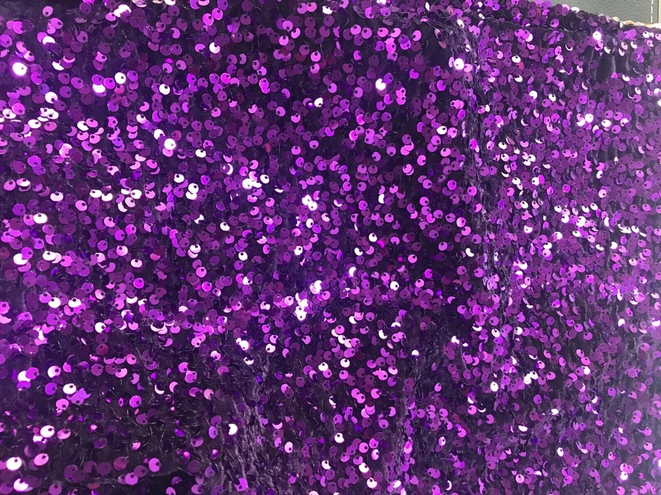 Tela de terciopelo elástico púrpura con lentejuelas por todas partes, 54", elástico bidireccional, por comprar Foto 4 de 4