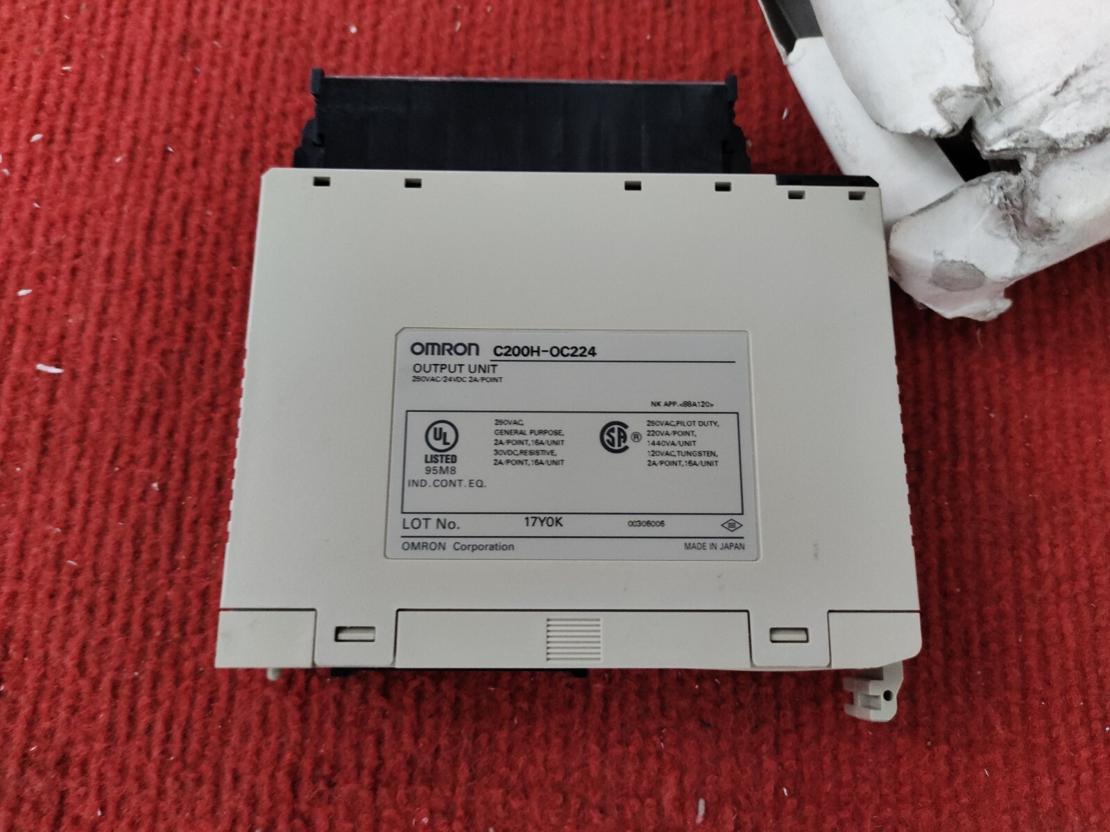P:MP5 OMRON C200H-0C224 OUTPUT UNIT 250VAC/24 VDC