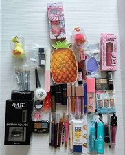 Okalan Pineapple Eyeshadow Palette With 50 Mixed Makeup lot