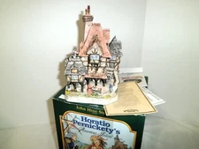 1993 David Winter Cottages Horatio Pernickety's Amorous Intent LE #4465 of 9990