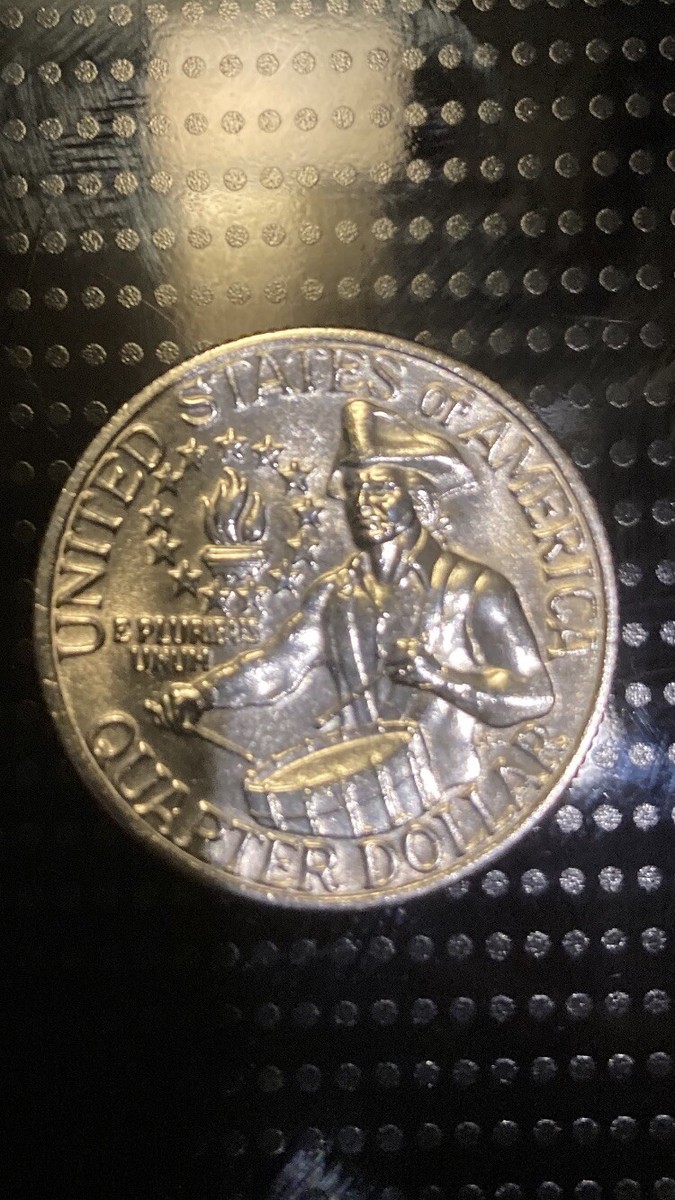 1776-1976 Bicentennial Quarter . NO MINT MARK. RARE ERROR