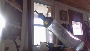 GLASS OLIVE OIL DISPENSER W/METAL DRIPLESS CAPPED SPOUT