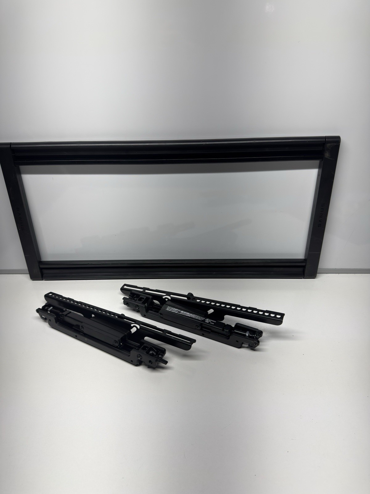 SANUS Elite - Advanced Tilt 4D TV Wall Mount for Most TVs 42