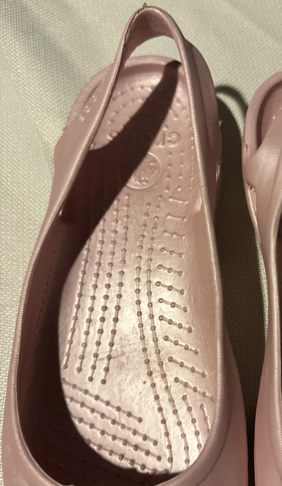 Женские балетки Crocs на плоской подошве размер 10 средние розовые Mary Jane без шнуровки розовые - Изображение 3 из 4