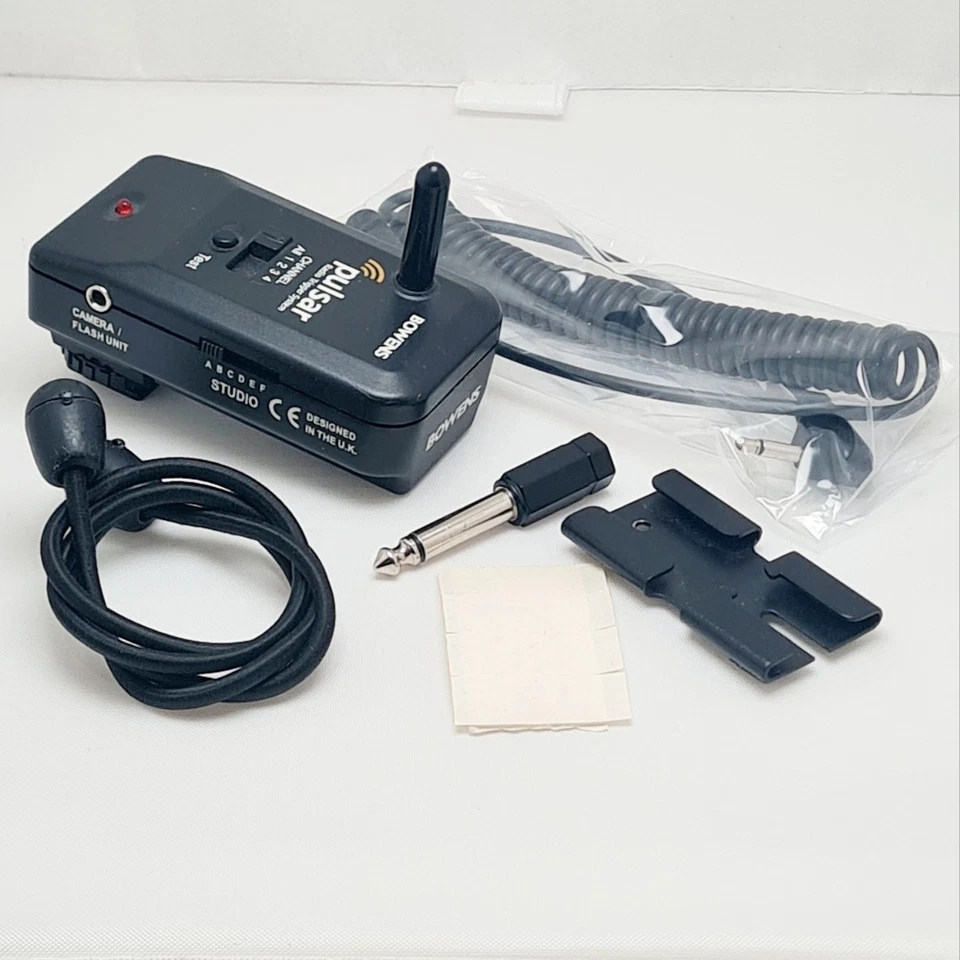 Bowens Pulsar Radio Trigger System - 2-pack transmitter & receiver kit - BW5160 - Image 4 of 4