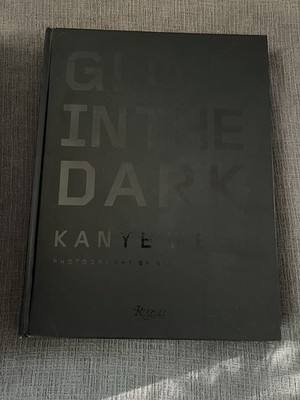 vacant　GLOW IN THE DARK KANYE WEST 本 Kanye West Glow in the Dark (Hardcover): Kanye West: Amazon