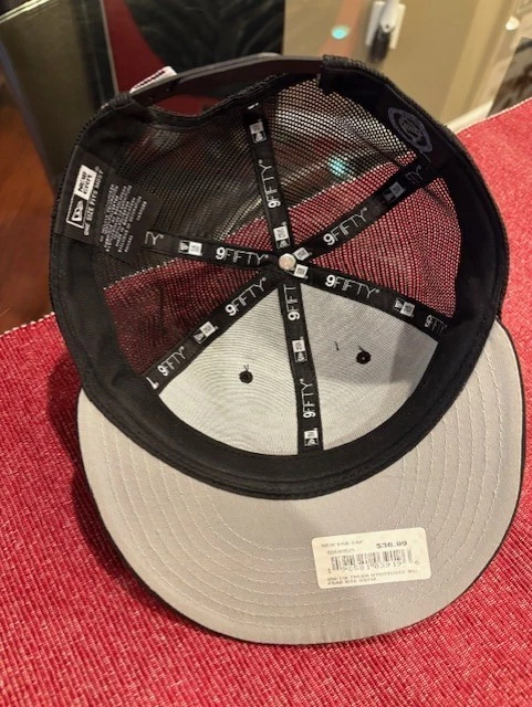 Sombrero de camionero Buffalo Sabres New Era 9FIFTY etiqueta de equipo alternativa Foto 4 de 4