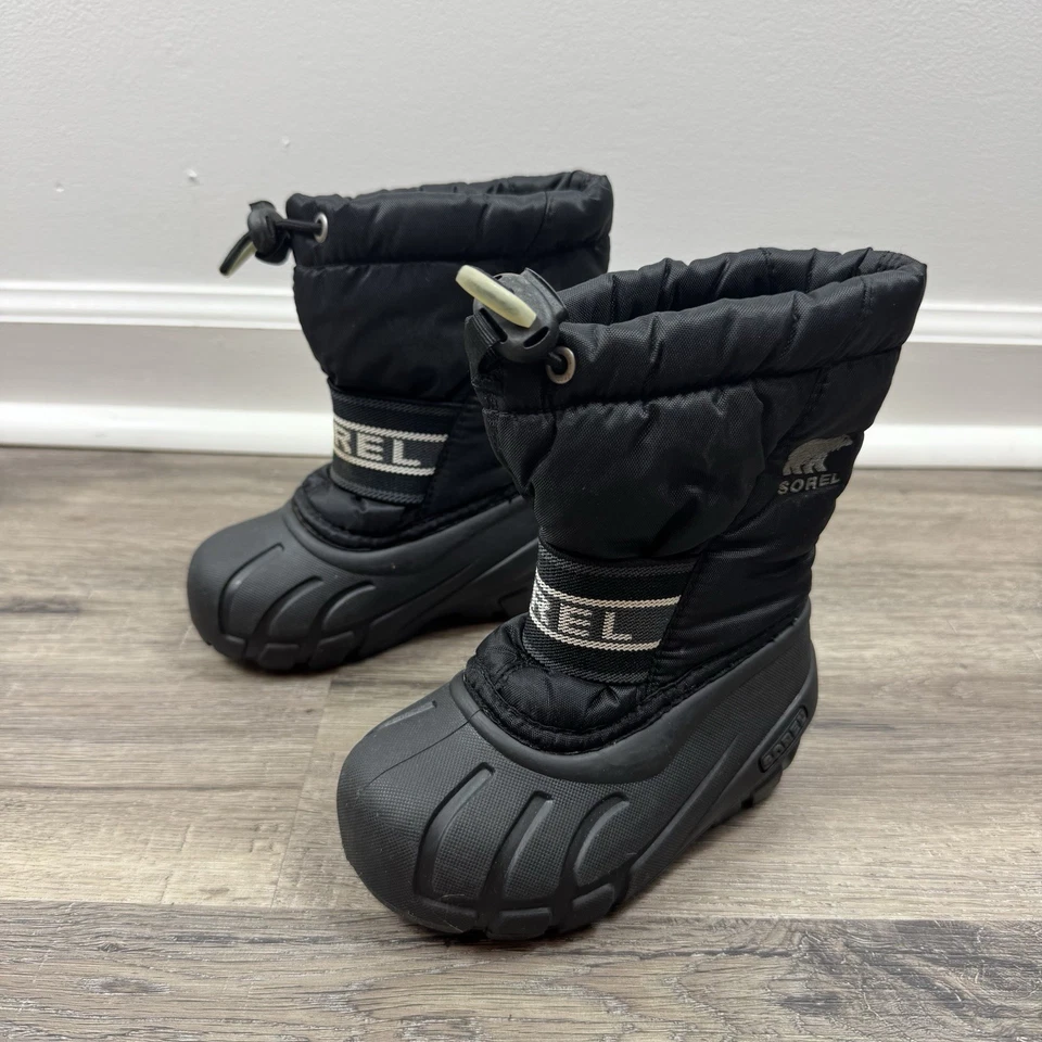 Botas de Invierno Sorel Cub Nieve Niño Talla 7 Negras Resistentes al Agua Aisladas Foto 2 de 4