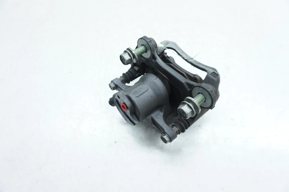 Pinza de freno trasera derecha Lexus IS350 2014-2017 OEM Foto 2 de 4