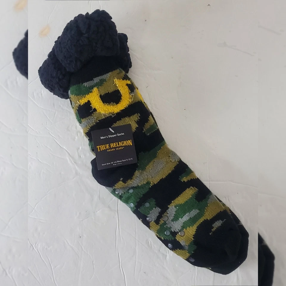 TRUE RELIGION SHERPA FLEECE-LINED THERMAL SLIPPER SOCKS MEN'S SIZE 10-13 CAMO - Image 3 of 4