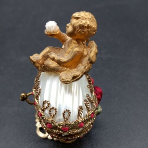 Vintage 2 1/2" Iridescent Shell Mini Box with Angel J41 - Picture 2 of 8