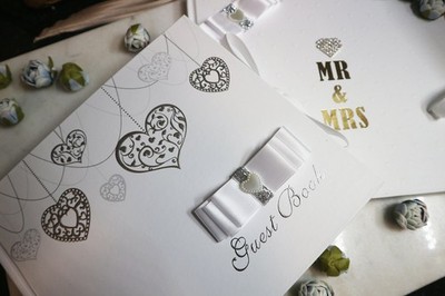 Weißes Gästebuch, 8,7''x7,50'' Hardcover Hochzeit Gästebuch Herzen Design