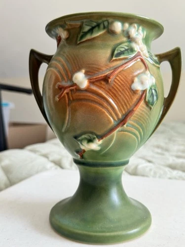 Roseville Art Pottery Mid-century Modern ca.1947 SNOWBERRY HANDLED VASE