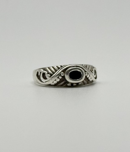925 Sterling Silver Black Oval Stone Scroll Filigree Ring Size 55 3.58g