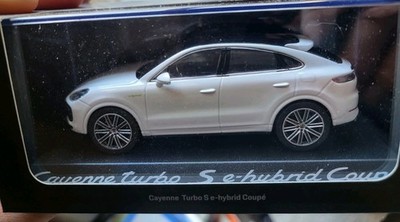 1/43 Porsche Dealer Model Cayenne Turbo S E-hybrid Coupe White New With Case