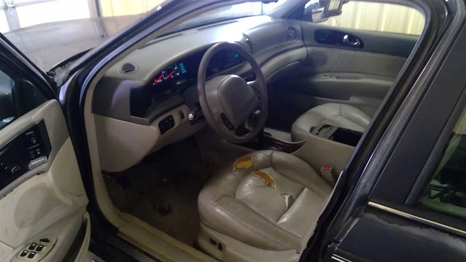 (LOCAL PICKUP ONLY) Passenger Front Knee Fits 95-97 LINCOLN CONTINENTAL 1709430 - Image 3 of 4