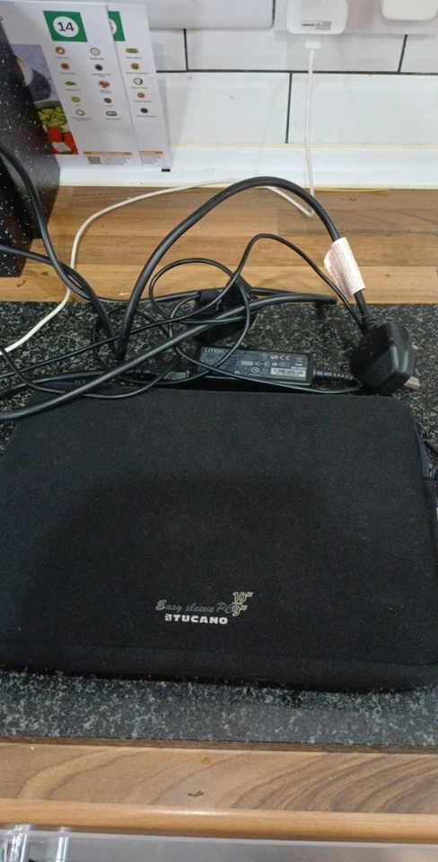 MSI  U135DX 10" Netbook Intel Atom N455 1GB RAM 160GB HDD Windows 7 - Image 2 of 4