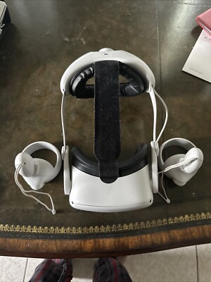 meta quest 2 128gb with controllers, Elite Kiwi Strap. slight break on face rest