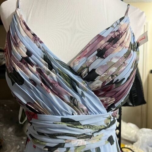 Vestido Formal Xscape Floral Maxi Volantes Alto Bajo Dama de Honor Talla 2P en Azul Claro - Imagen 3 de 10