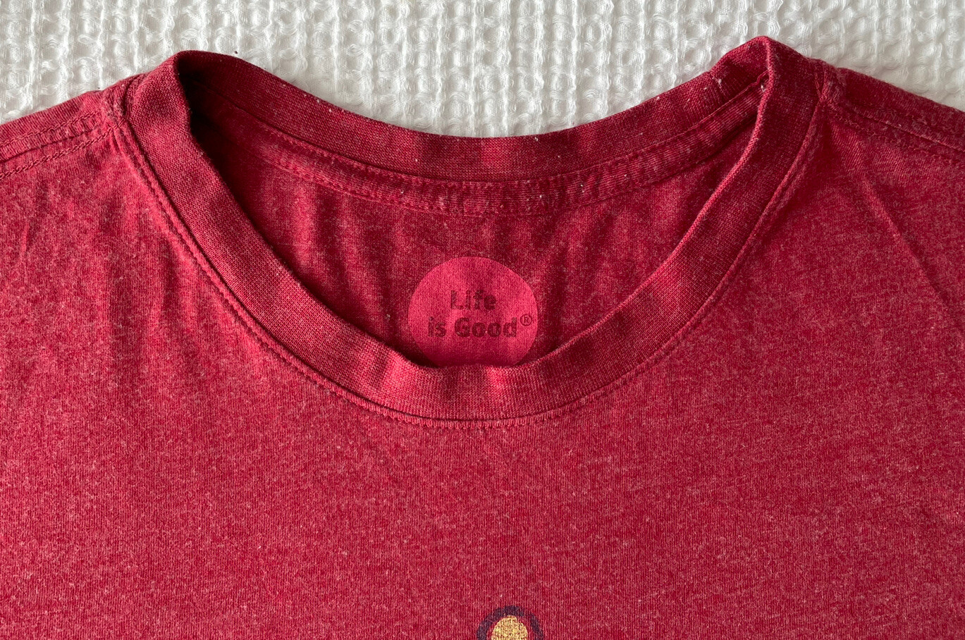 T shirt piccola Life Is Good da uomo maglietta fresca rosso lago fila barche montagna pesca S