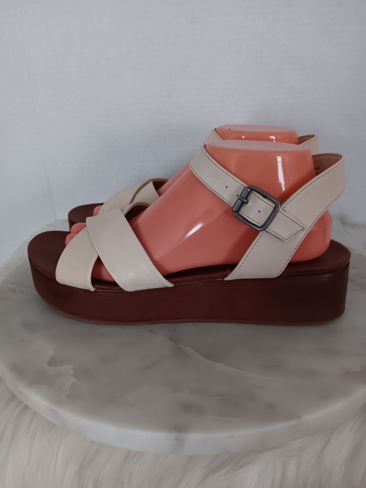 Universal Thread Women’s 9.5 Platform Sandals Fau… - image 2