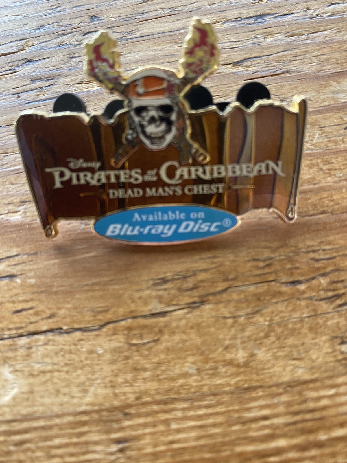 DIsney Pirates of the Caribbean Dead Man's Chest Blu-Ray Disc Promo Pin Nice!