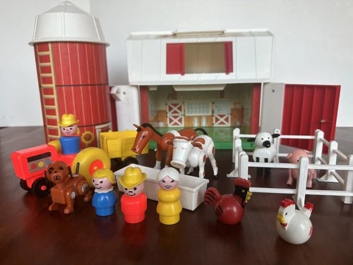 Vintage Fisher Price Little People Family Farm Play Set Silo Barn Animals