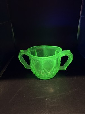 Rare Jennette Windsor Diamond Open Sugar Uranium Glass