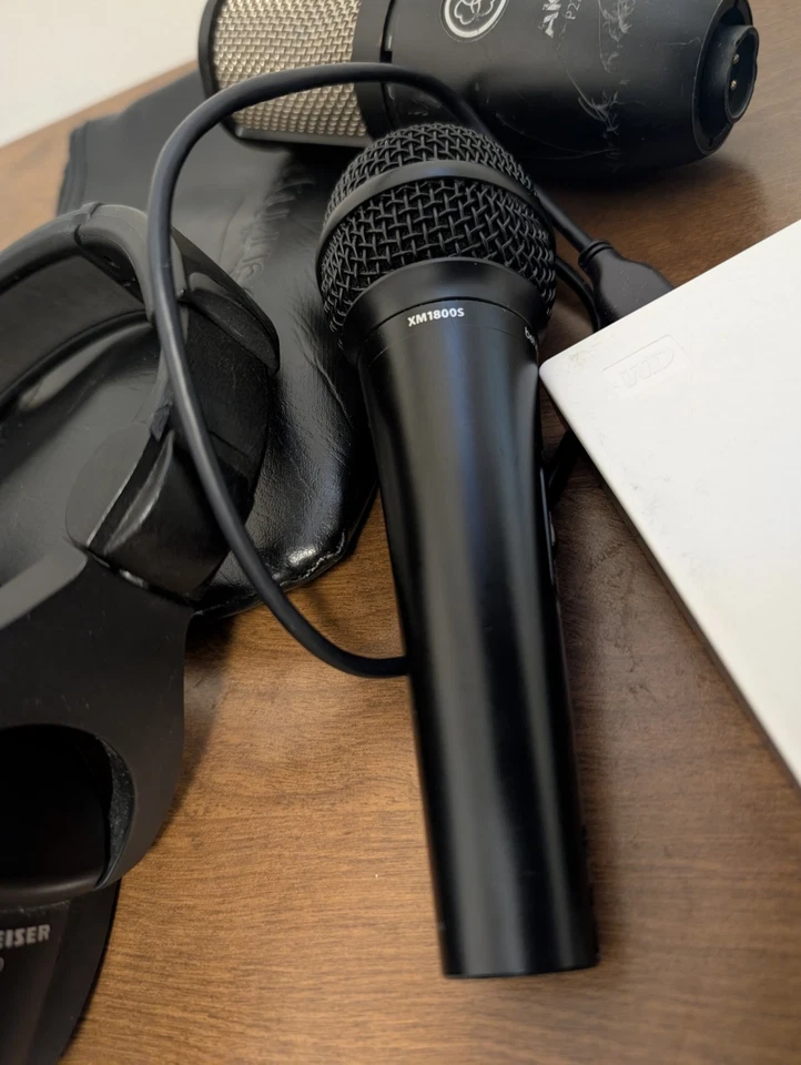 Brand New Rode RODECaster Duo Studio Bundle Headphones + 2 Mics + USB Drive 4TB - Image 4 of 4